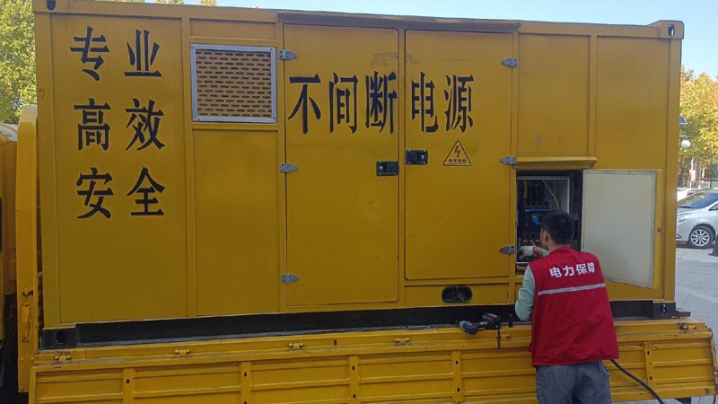 禅城柴油发电机组和UPS电源配合使用时，如何避免切换过程中的电力中断？